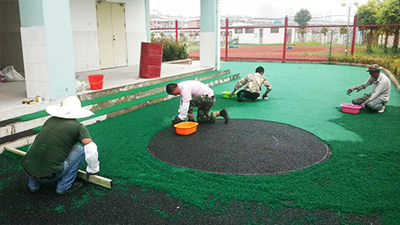 鳳城橡塑姜堰區實小南校區幼兒園EPDM施工現場