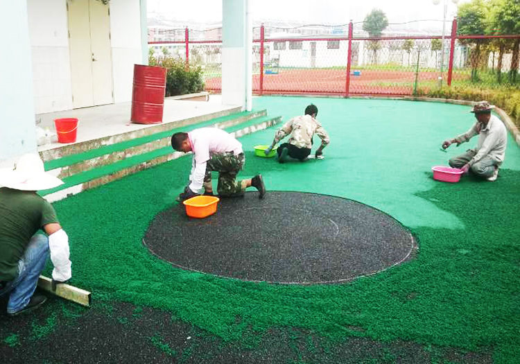 鳳城橡塑姜堰區實小南校區幼兒園EPDM施工現場